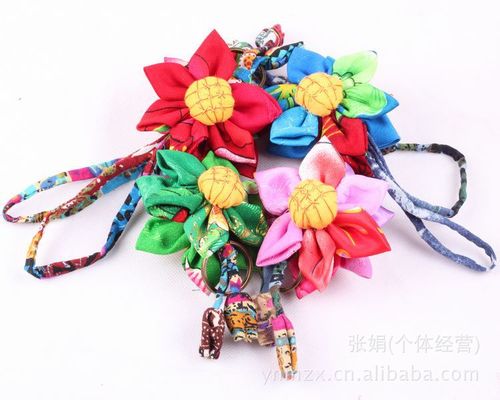民族風布藝鑰匙扣 花朵包包掛件的批發與美學指南